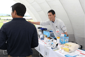 コメリ災害対策センターの訓練・防災用品の展示