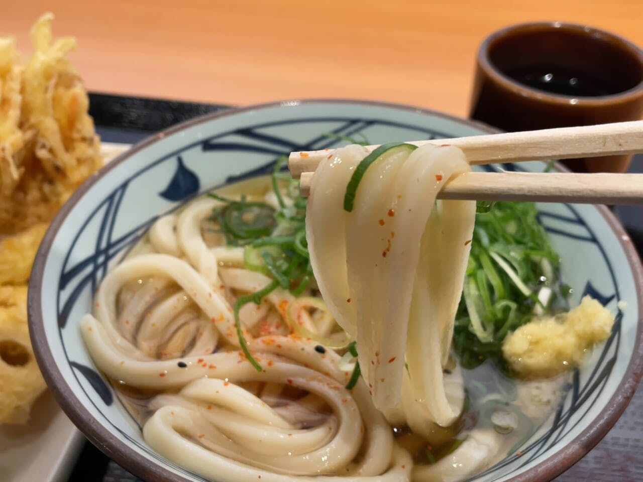有名讃岐うどんチェーン「丸亀製麺」の源流を訪ねる