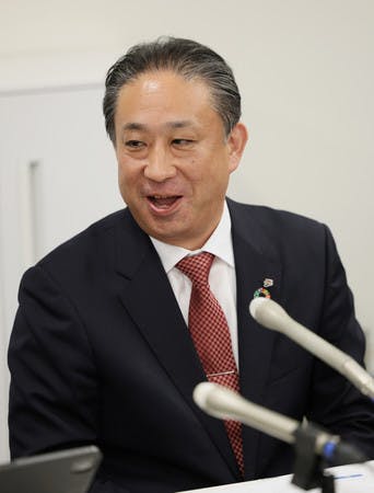 セブン―イレブン・ジャパンの次期社長に決まり、記者会見する阿久津知洋執行役員