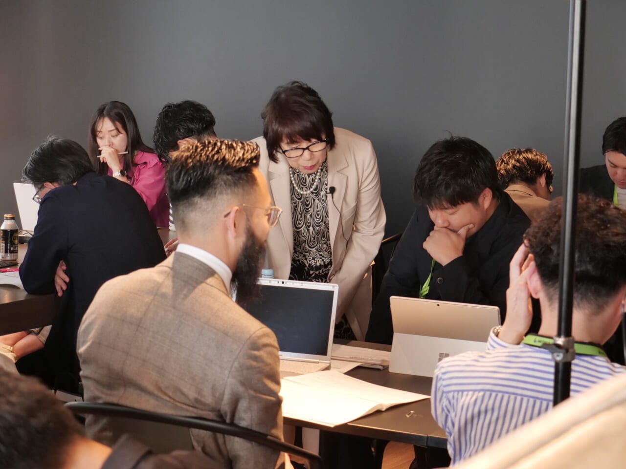 松屋人材育成講師と受講生の様子