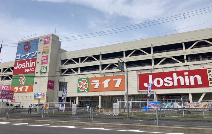 ライフ寝屋川店