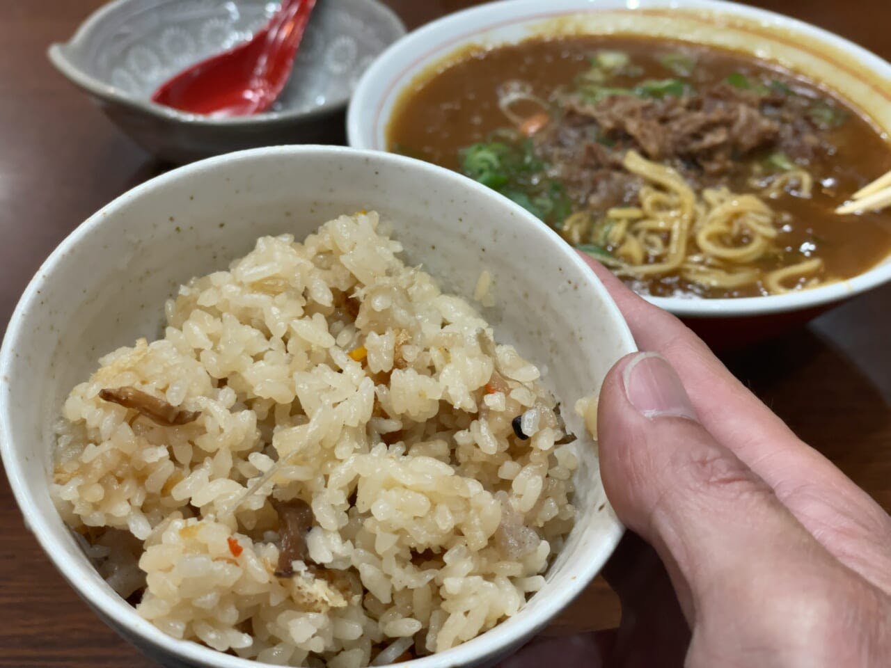 絶妙なおいしさで、かやくご飯が進む