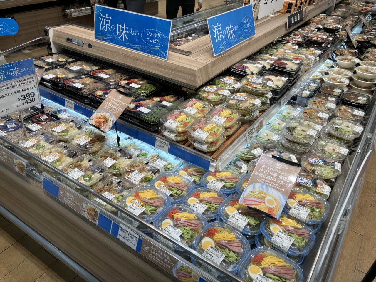 24年度とくに強化した「麺類・軽食」は冷たい麺の新商品を導入した
