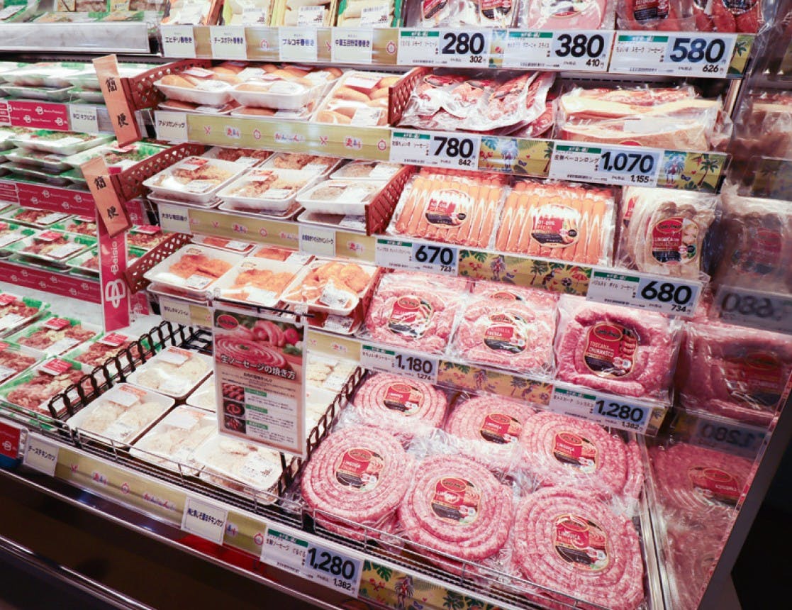 ベイシアFoods Park浜松中田島店の精肉売場