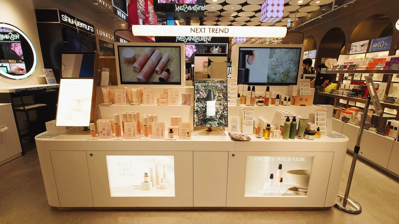 オンライン中心に人気が急上昇中の新興ブランドやEC先行発売品を集積する「ネクストトレンド」