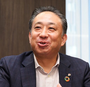 社長 新しく代表取締役社長に就任した林 新之助さん。 デンソーに入社