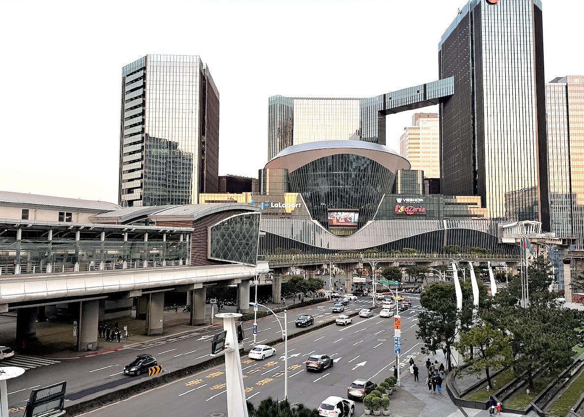 ららぽーと台北南港外観