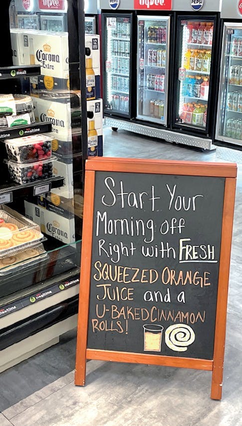 ミールタイム売場の手書きボード