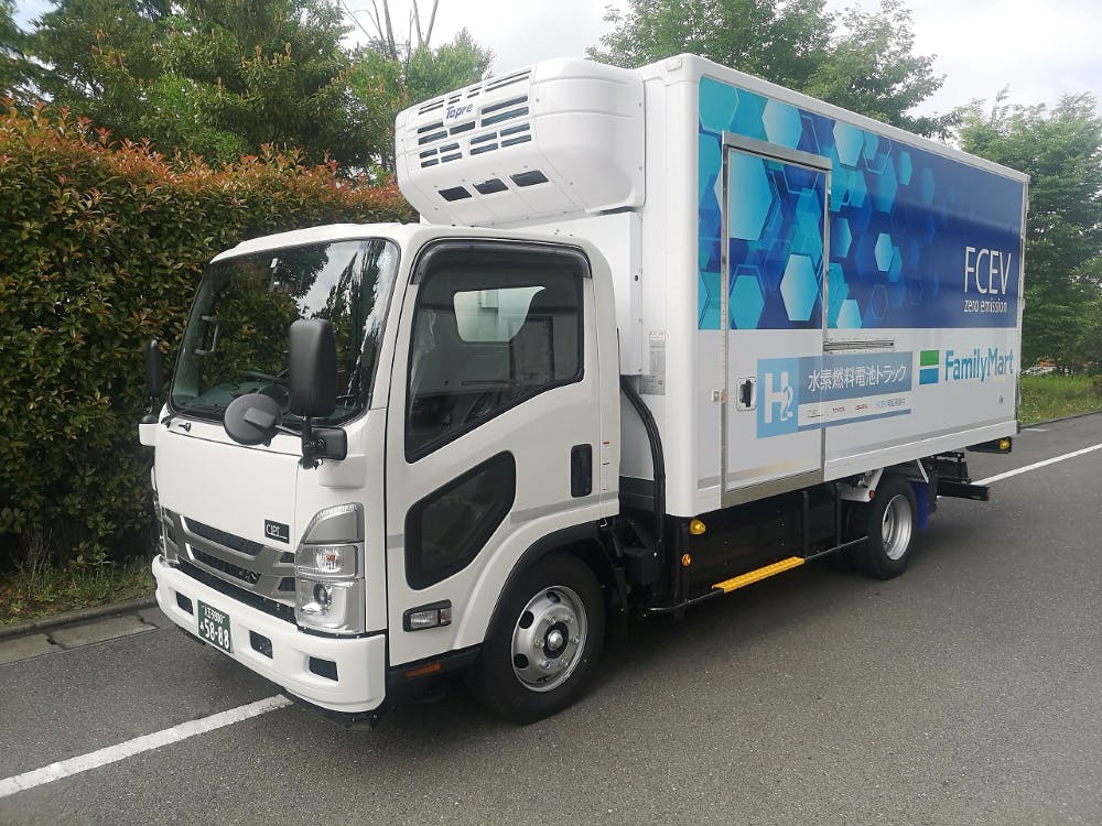 ファミリーマートの環境配慮に対応した配送車両