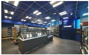 「ローソン S KDDI高輪本社店」店内