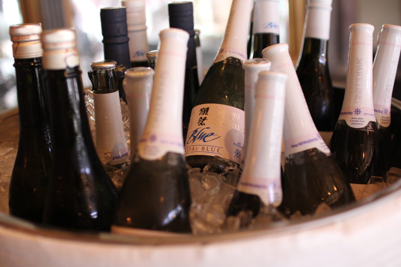 テイスティングに用意された獺祭BLUE