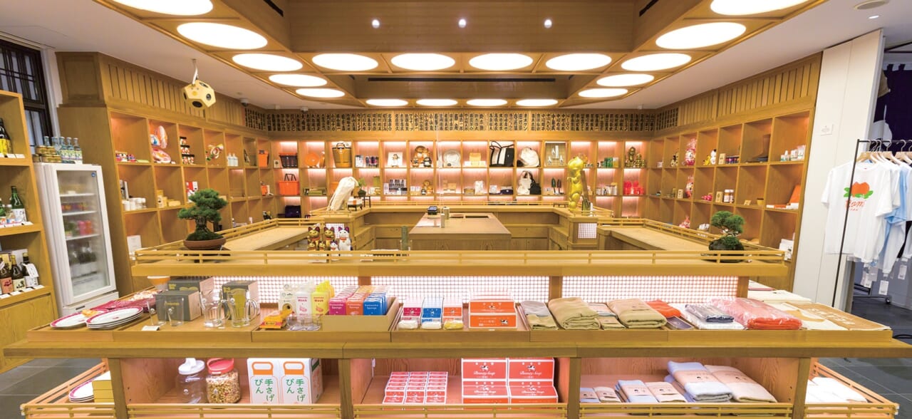 「ビームスジャパン」の店内