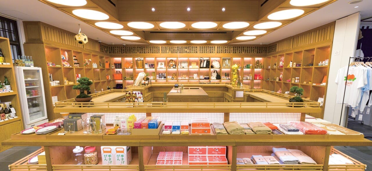 「ビームスジャパン」の店内