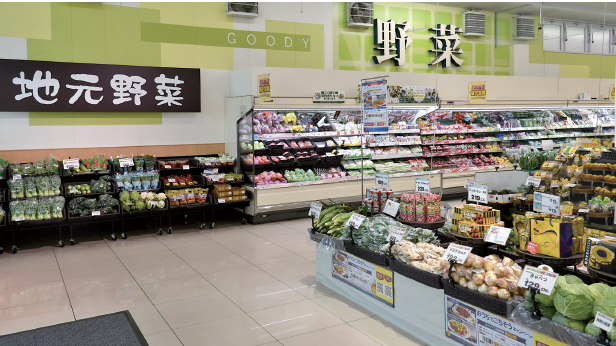 オギノ貢川店の青果売場