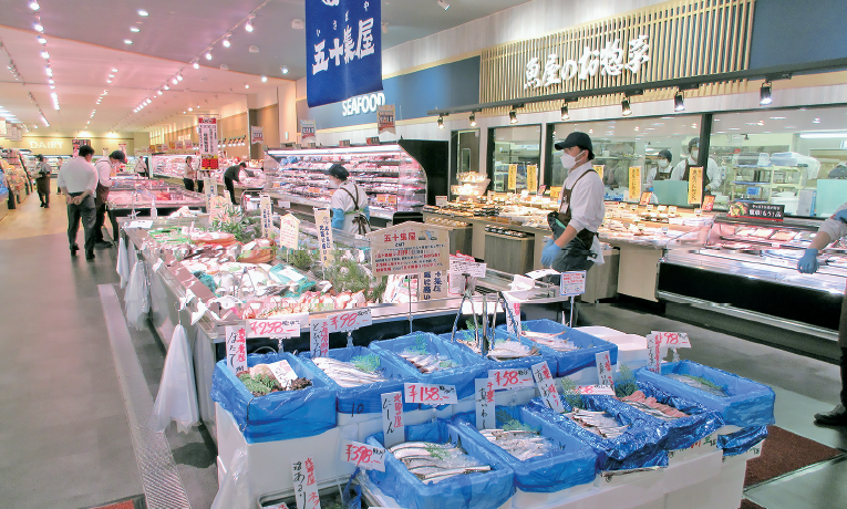 7月9日にリニューアルオープンした「ウオロク緑店」の鮮魚売場