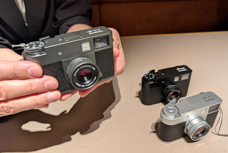 富士フイルムのコンパクトデジタルカメラ「Ｘ　ｈａｌｆ」