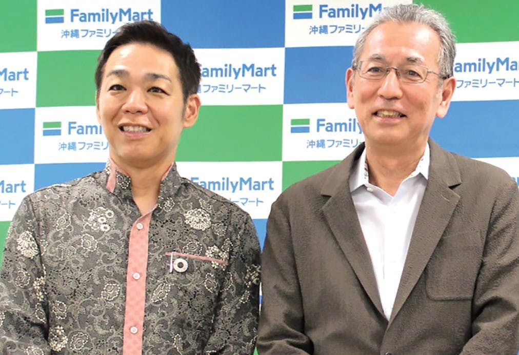 糸数剛一社長(右)と岸本国也氏