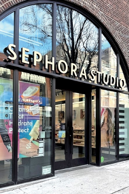 セフォラの小型店舗外観