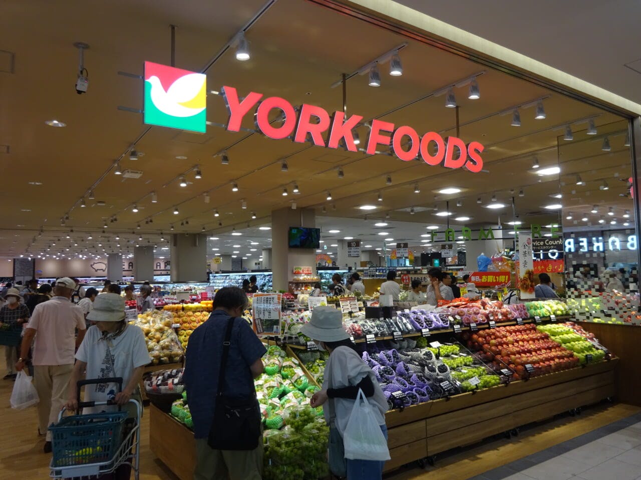 大型商業施設内にオープンしたヨークフーズ MARK IS葛飾かなまち店