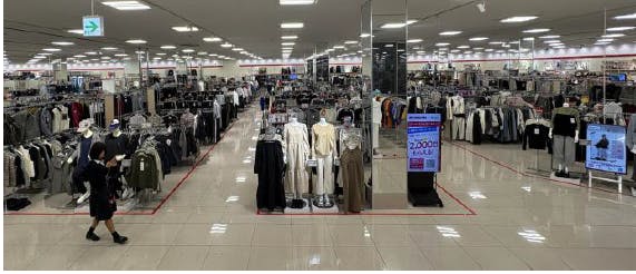 しまむら売場イメージ（さいたま新都心店）