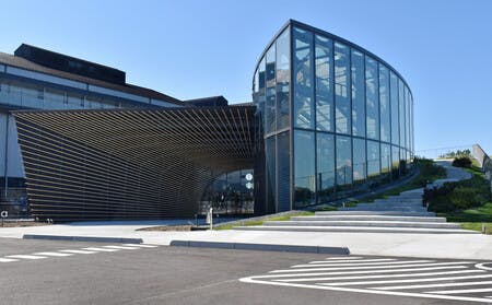 霧島酒造とスターバックスコーヒージャパンが開業予定の酒造直営店やカフェなどを備えた複合商業施設