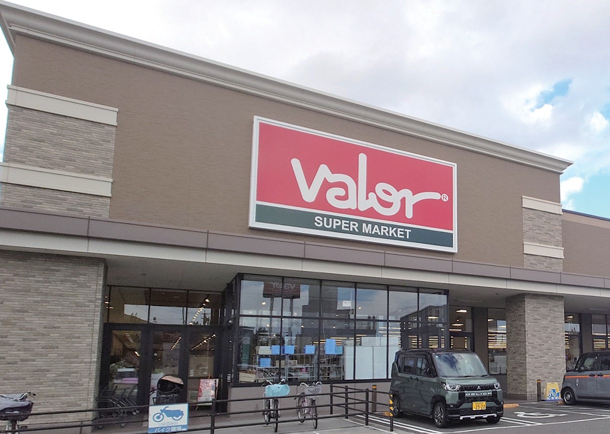 スーパーマーケットバロー高辻店外観