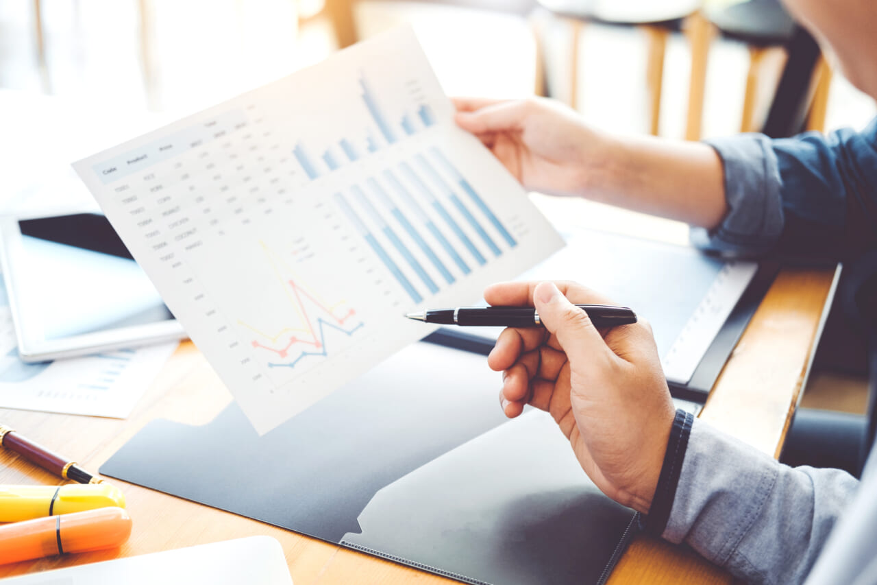 マーケティング　戦略　分析　イメージ