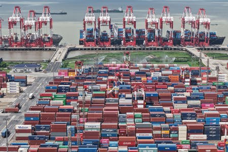 中国・上海のコンテナ埠頭