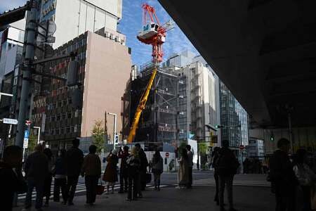 １６日、東京・銀座エリアの建設現場