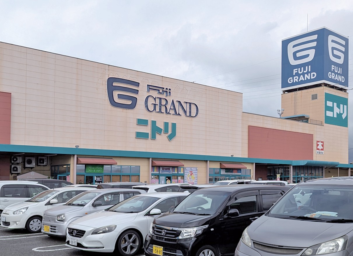フジグラン西条外観