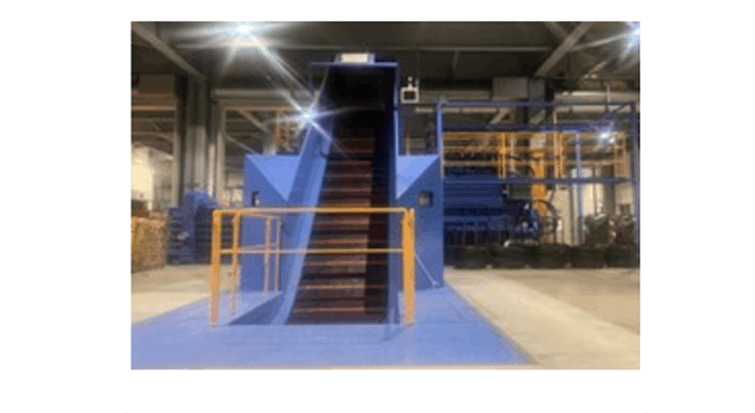 ベイシアの前橋エコセンターに設置された古紙ベーラー