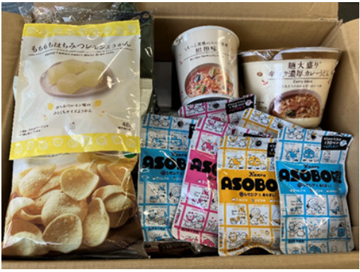 ローソンが松坂市で実施する「こども宅食」の寄贈商品のイメージ