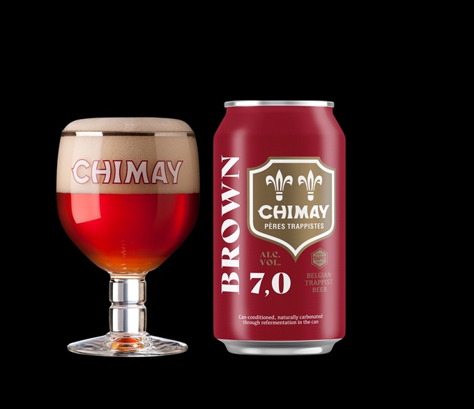 【製品画像】シメイレッド缶とグラス