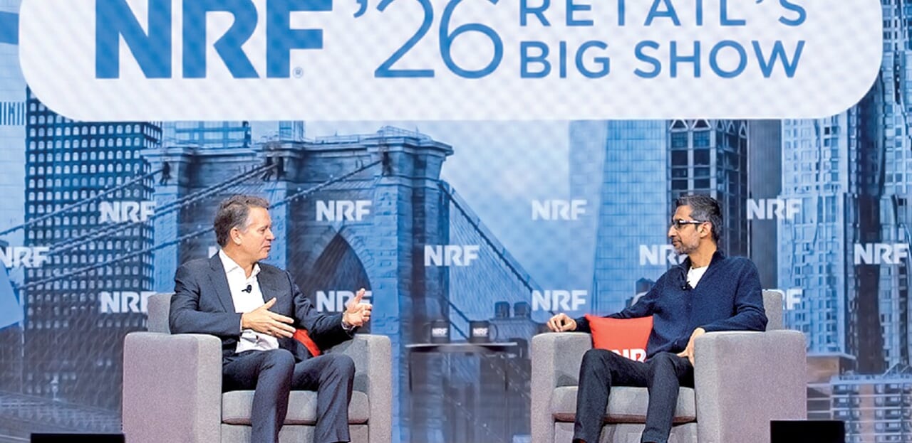 左：ウォルマートのジョン・ファーナーCEO、右：グーグルのスンダー・ピチャイCEO