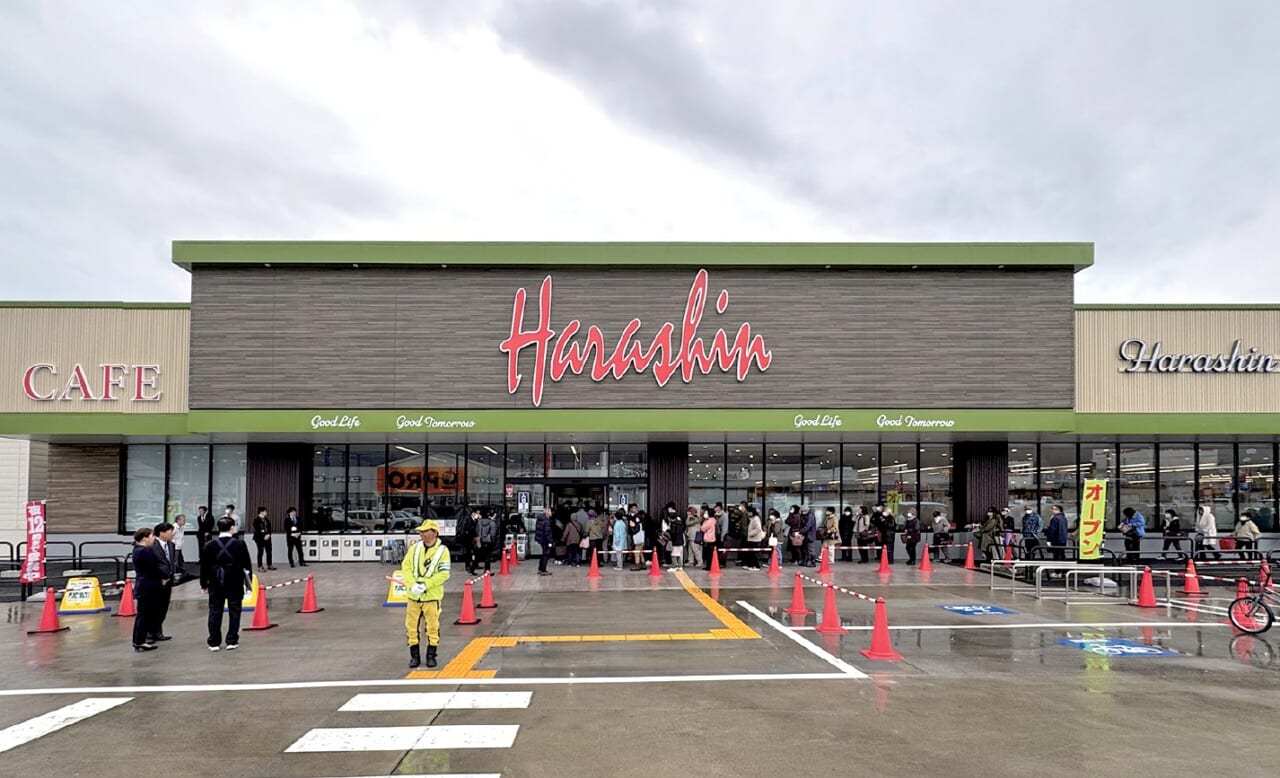 原信六日町店外観